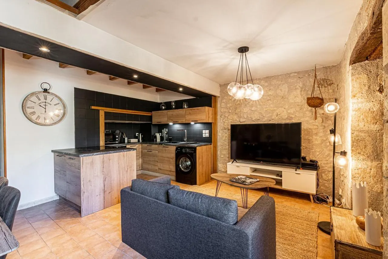 אוש Superbe Appartement, Situe Au Coeur De La Ville.