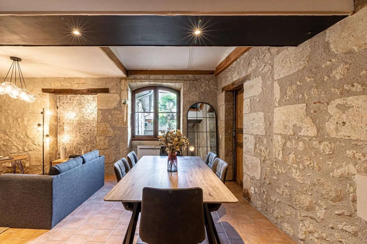 דירה אוש Superbe Appartement, Situe Au Coeur De La Ville.